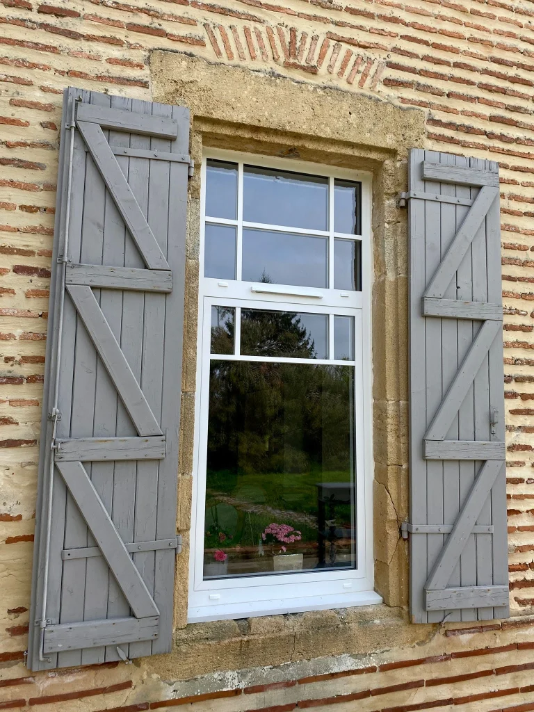 Fenêtre sur mesure en aluminium blanche