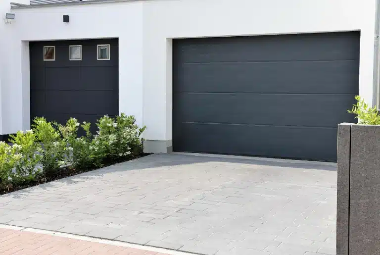Portes de Garage Anthracite sur mesure
